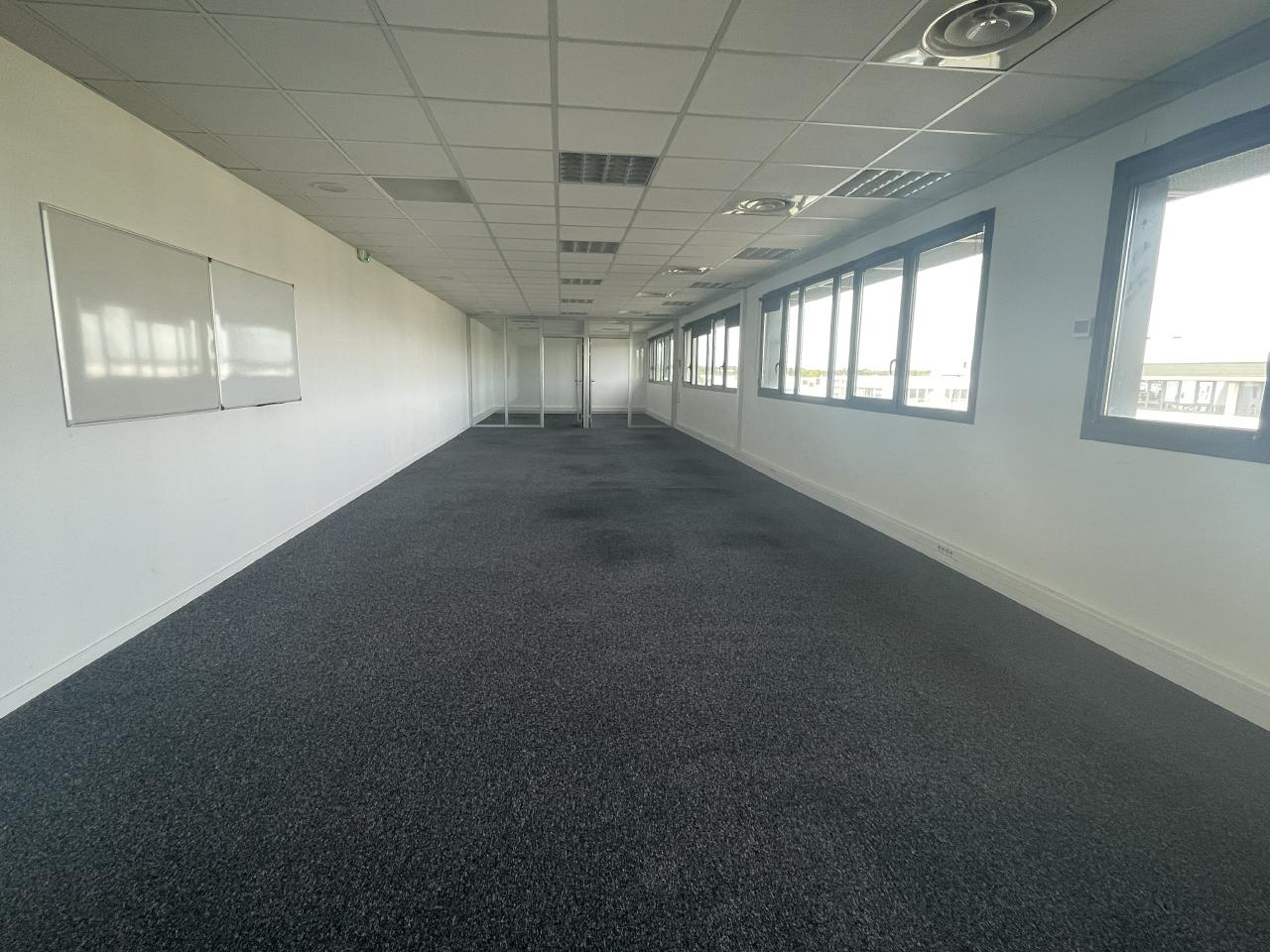 Bureau Saint-Grégoire 108m² Location bureau Saint-Grégoire Ille-et-Vilaine OLBUR2314002 3